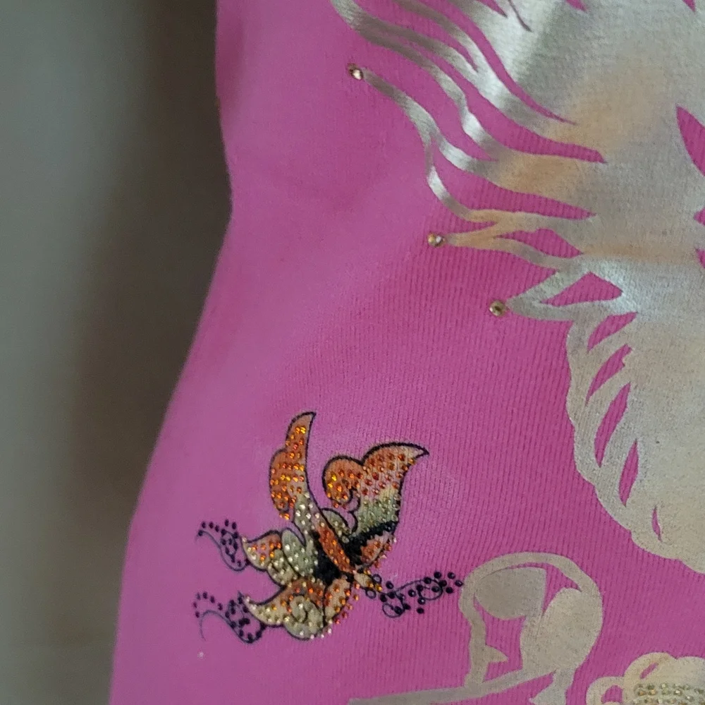 Pink Graphic V-Neck Women Top - Picture 3 of 10